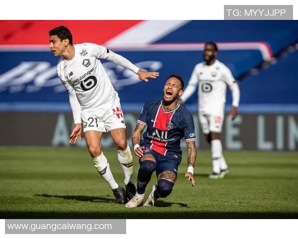 内马尔破门！巴黎2-1逆转里尔保住法甲榜首位置